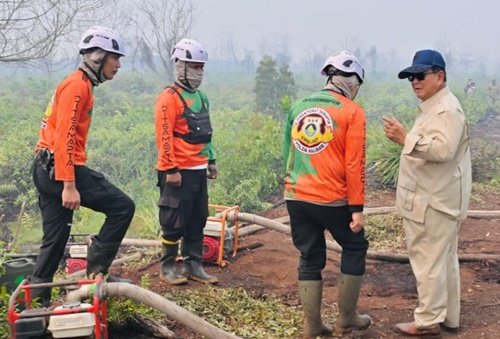 Borneo Dilanda Karhutla, Presiden Prabowo Datangi Lokasi Kebakaran di Kubu Raya