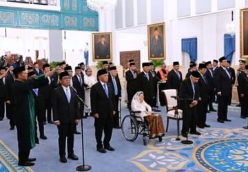 Presiden Prabowo Lantik 26 Anggota Wantimpres, Ada Rocky Gerung dan Anwar Usman